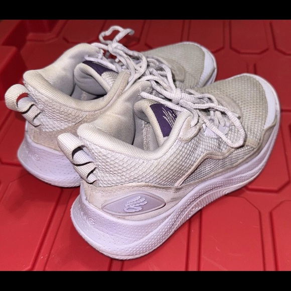 Size 5Y, Under Armour Curry 3Z 24 Basketball Shoes, Salt Purple - Picture 6 of 10